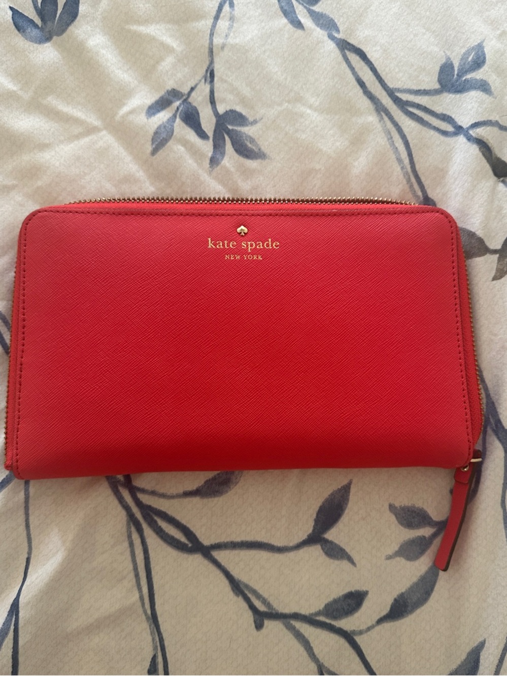 kate spade New York Red Saffiano Zip travel Wallet